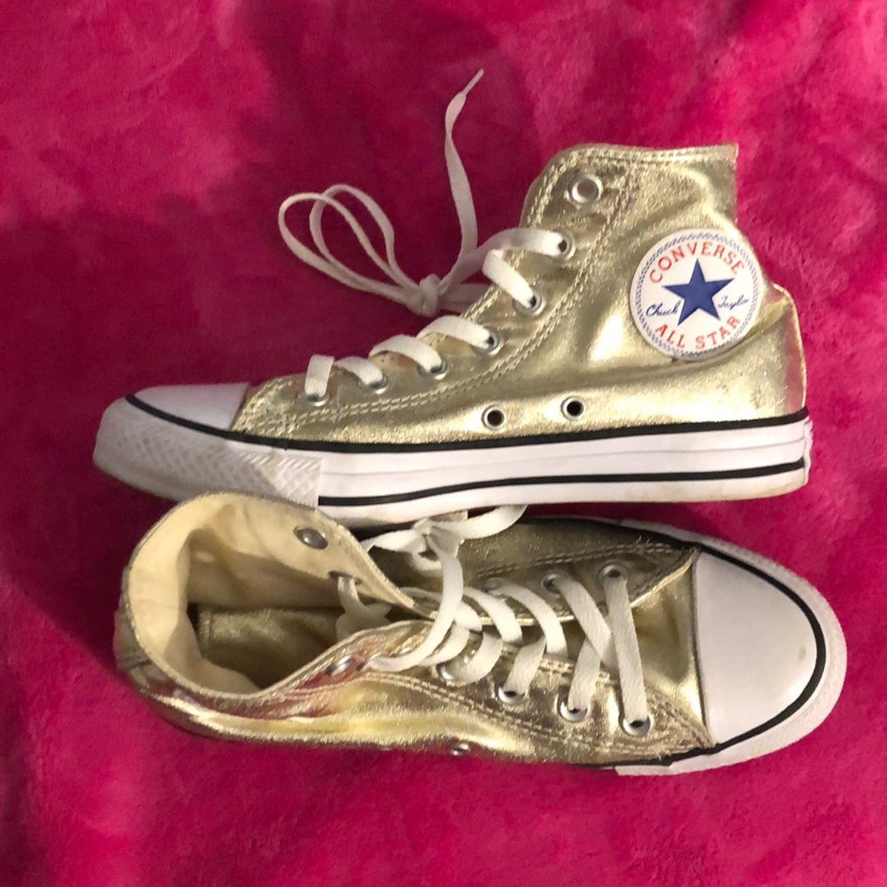 Gold converse